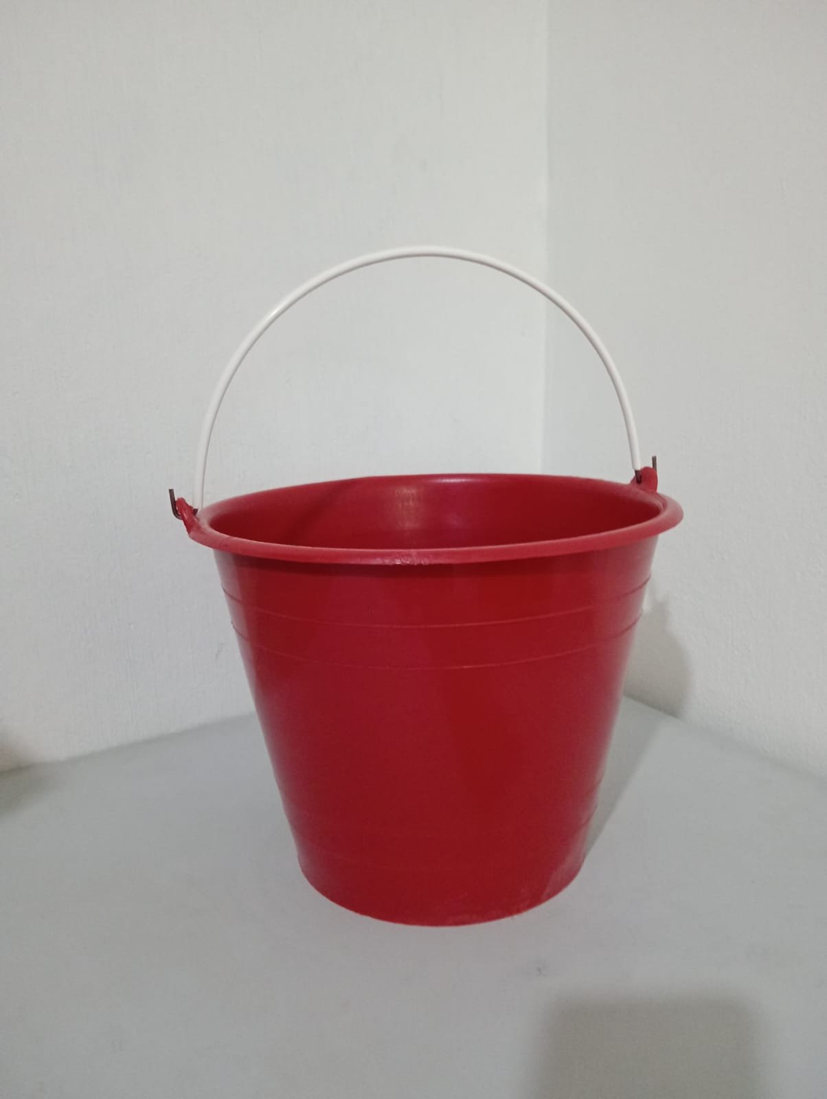 CUBETA DE PLASTICO N10, AGARRADERA METALICA RECUBIERTA - Image 4